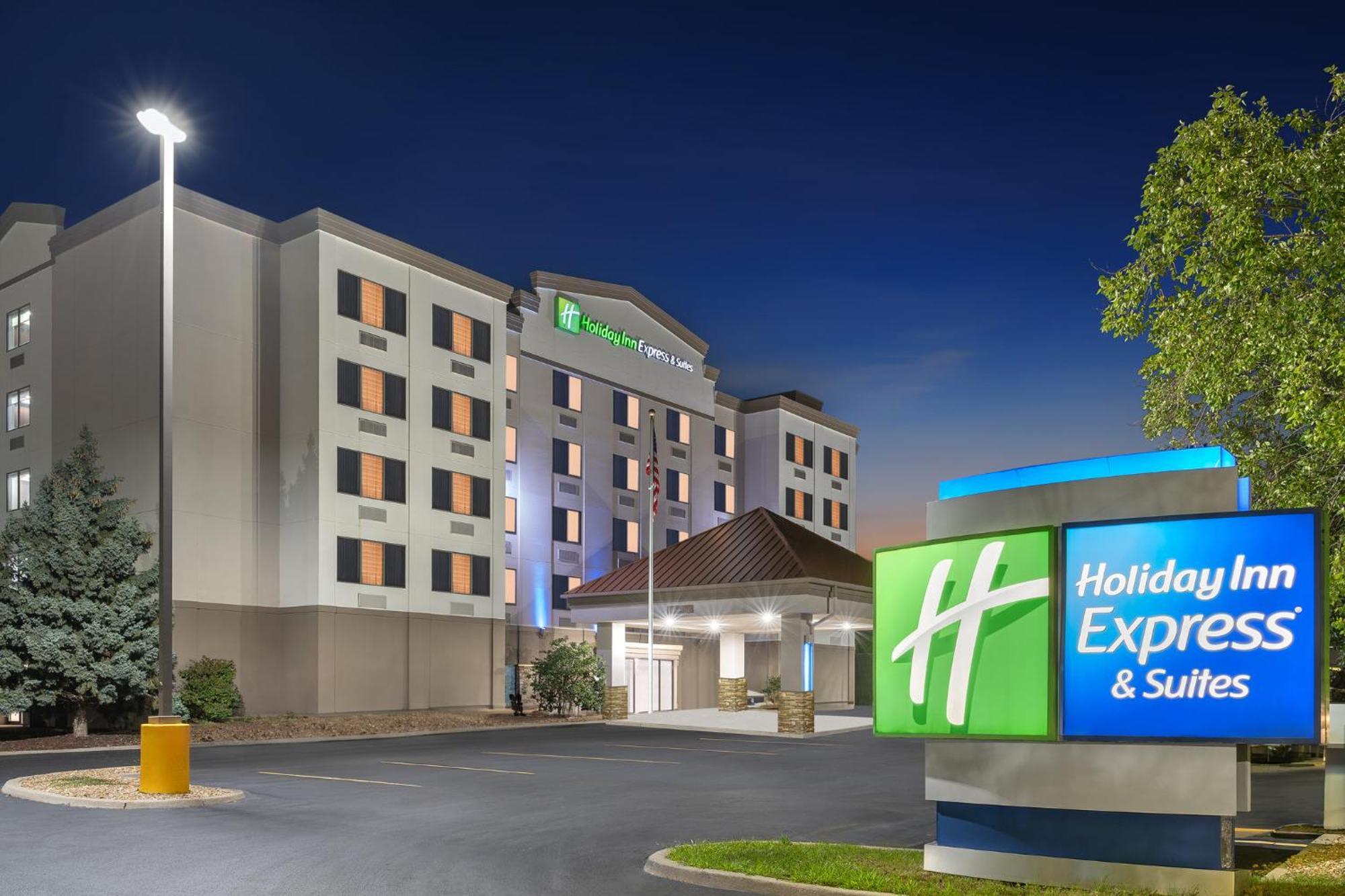 Holiday Inn Express Hotel & Suites Coralville, An Ihg Hotel Exterior photo